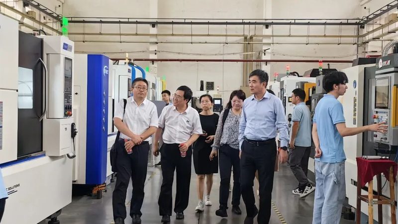 智能工厂定制开发：揭秘上海企业如何迈向智能制造